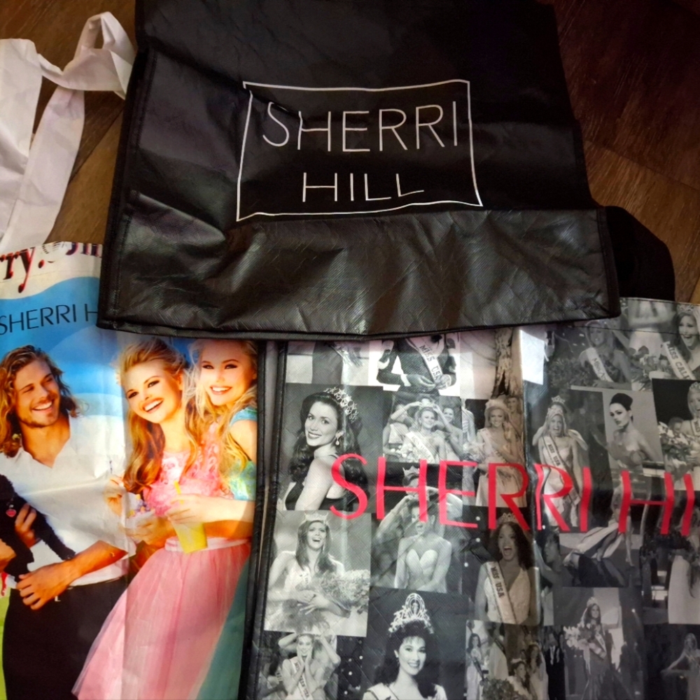 *VERY RARE* Sherri Hill Tote Bags